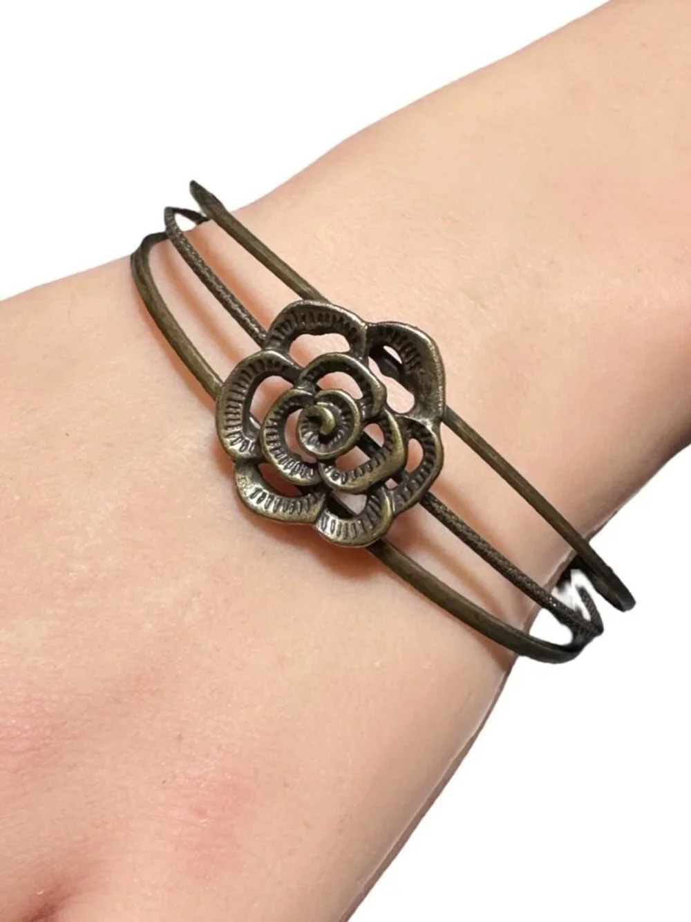 Cuff Bracelet Rose Flower Center Brass Tone Lightweight Womens Jewelry NWOT
